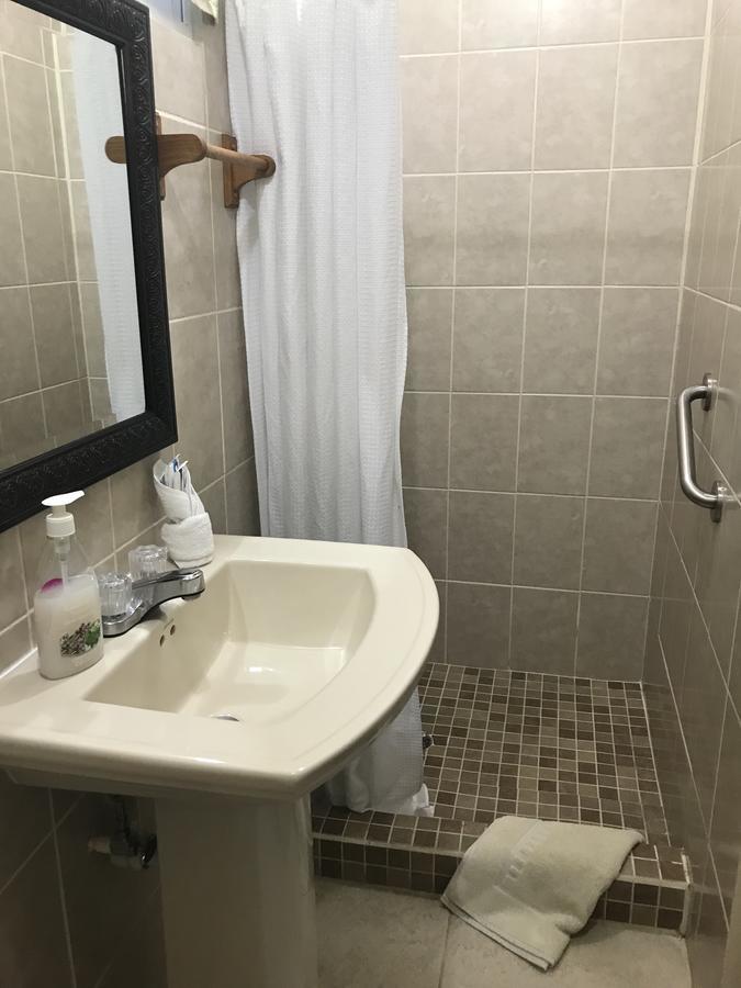 Bella Sombra Guest House Downtown 伯利兹城 外观 照片