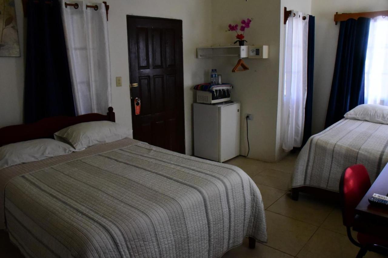 Bella Sombra Guest House Downtown 伯利兹城 外观 照片