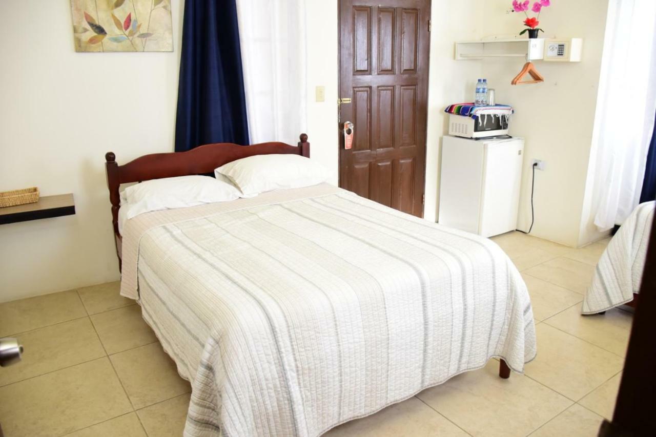 Bella Sombra Guest House Downtown 伯利兹城 外观 照片